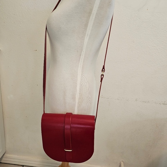 Cambridge Satchel "The Saddle Bag" in Red. excellent condition - Picture 2 of 5